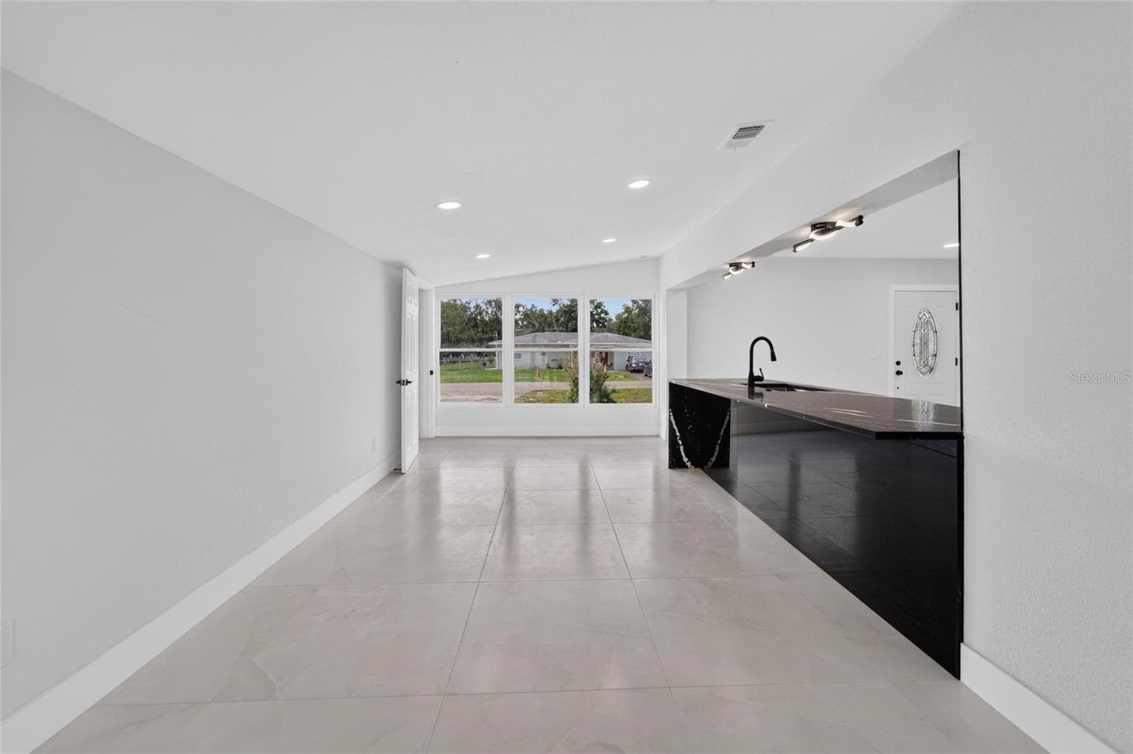 608 ECHO DRIVE — photo 18 of 92