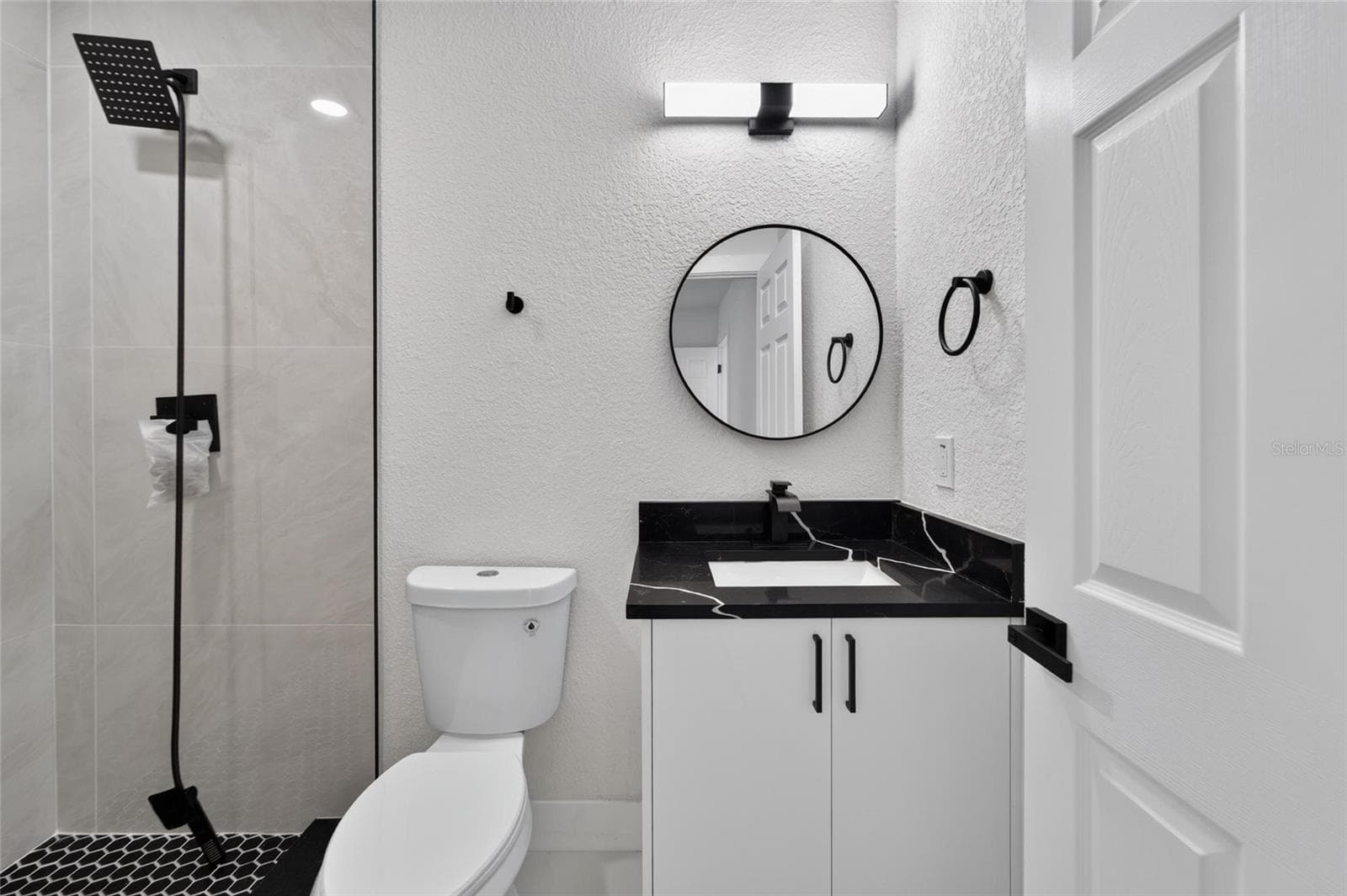 608 ECHO DRIVE — photo 33 of 92