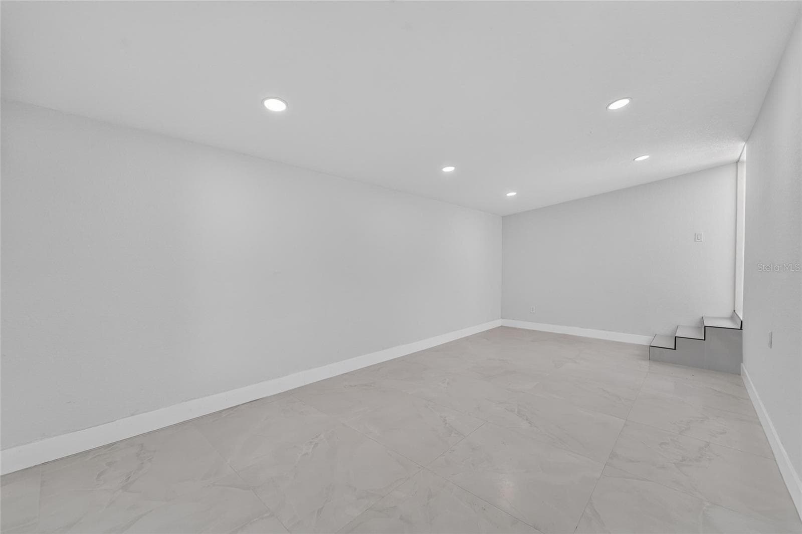 608 ECHO DRIVE — photo 43 of 92