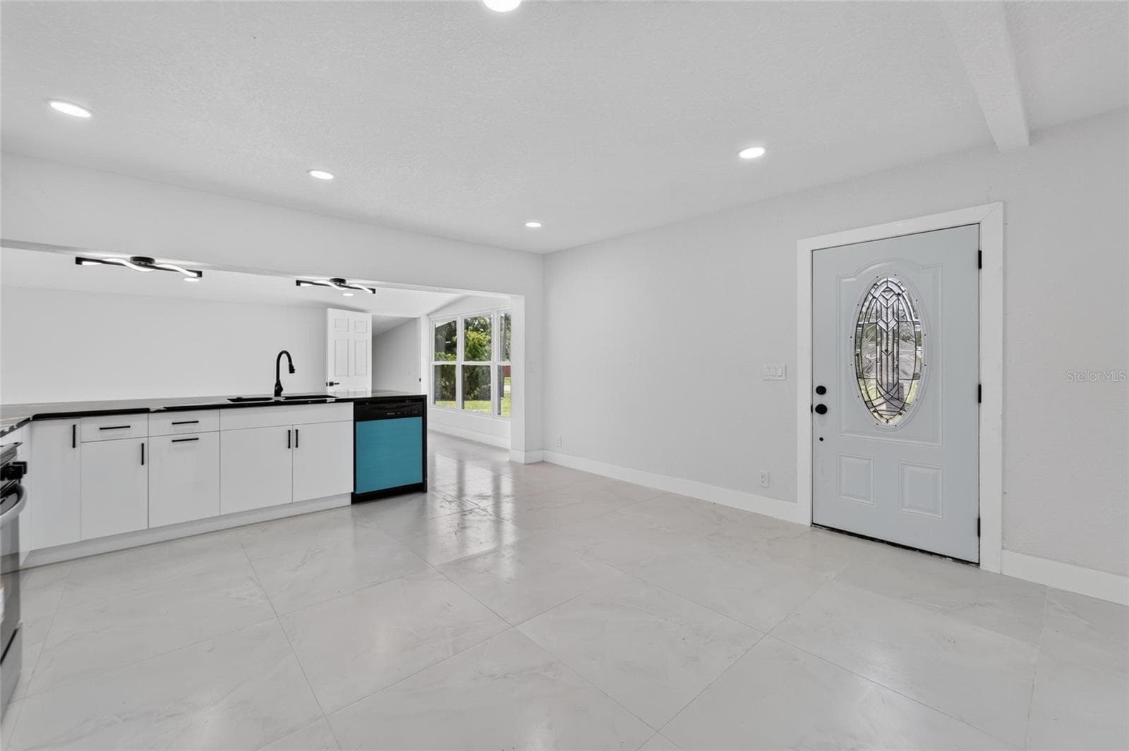 608 ECHO DRIVE — photo 14 of 92