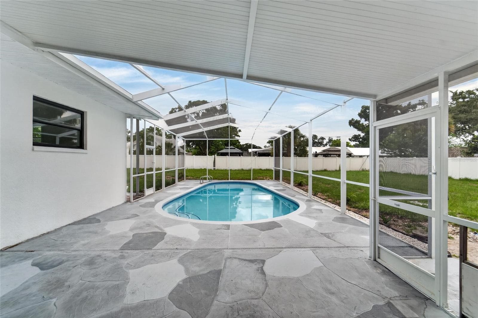 608 ECHO DRIVE — photo 49 of 92