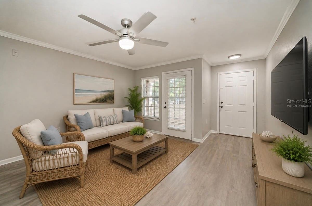 8932 MANOR LOOP — photo 8 of 49