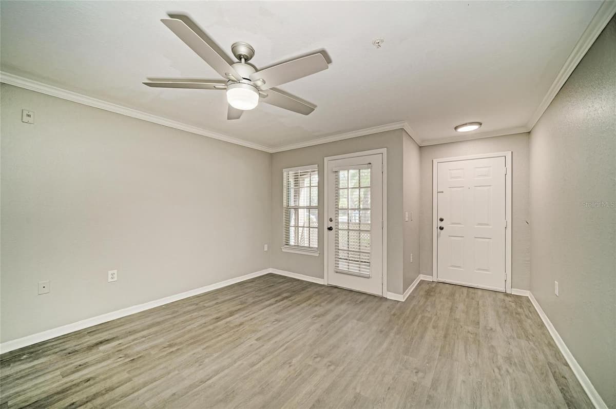 8932 MANOR LOOP — photo 9 of 49