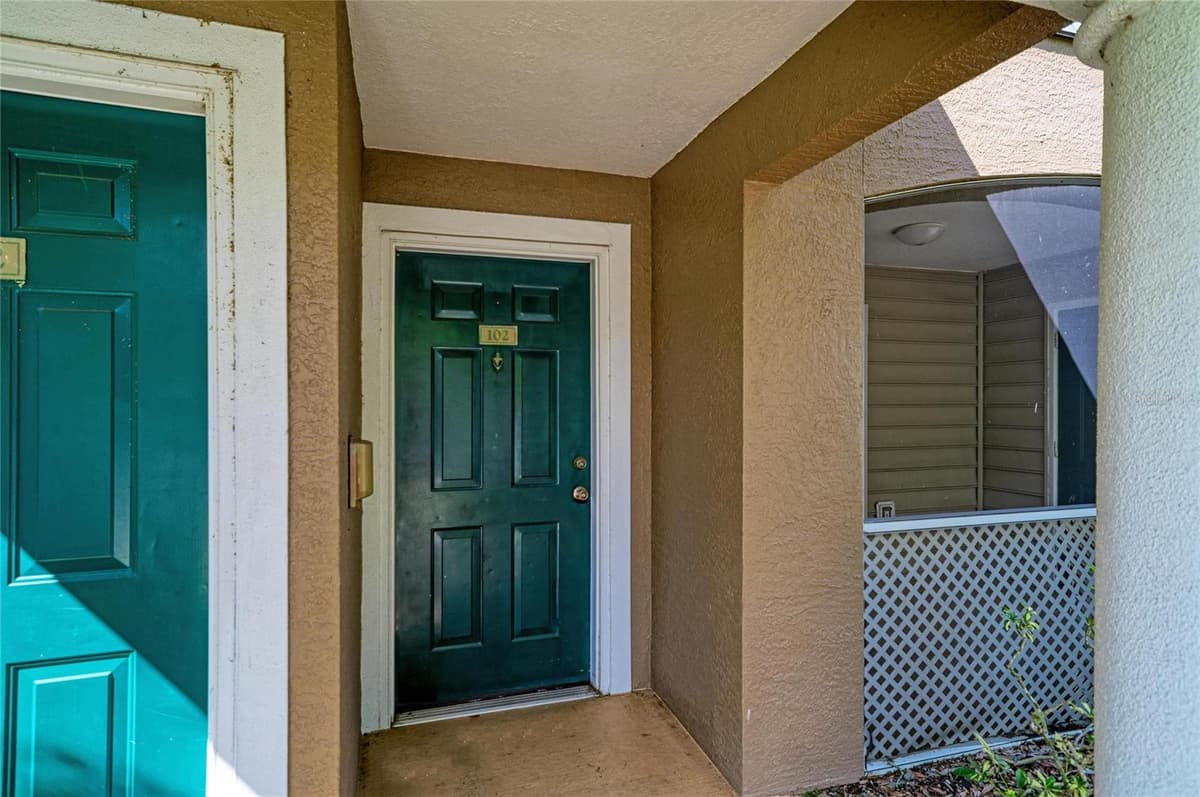 8932 MANOR LOOP — photo 4 of 49