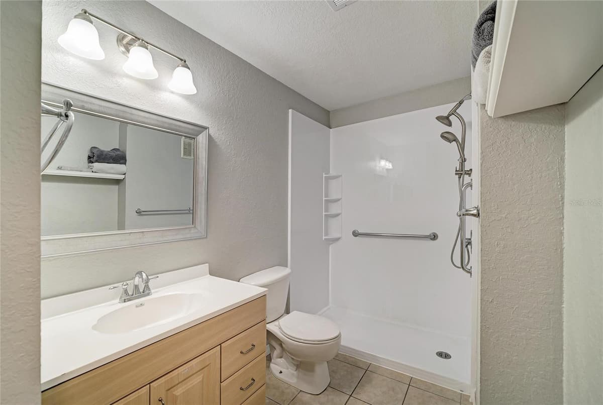 8932 MANOR LOOP — photo 29 of 49