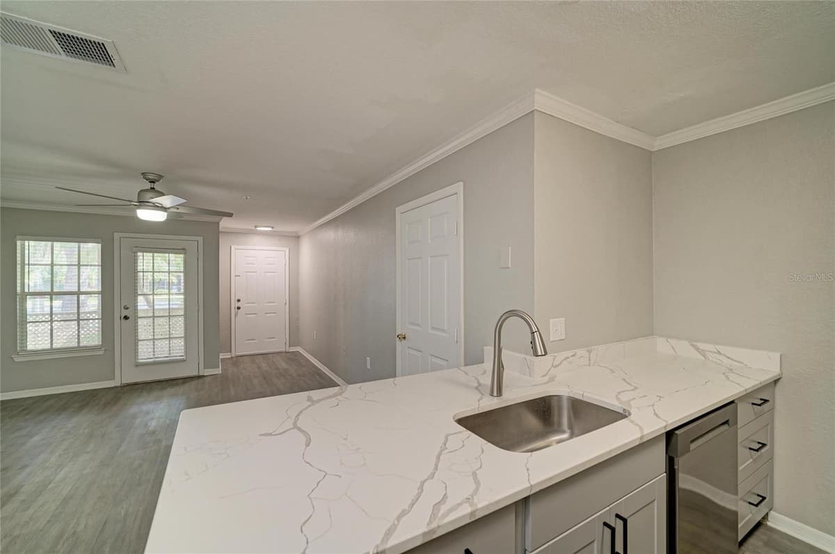 8932 MANOR LOOP — photo 20 of 49