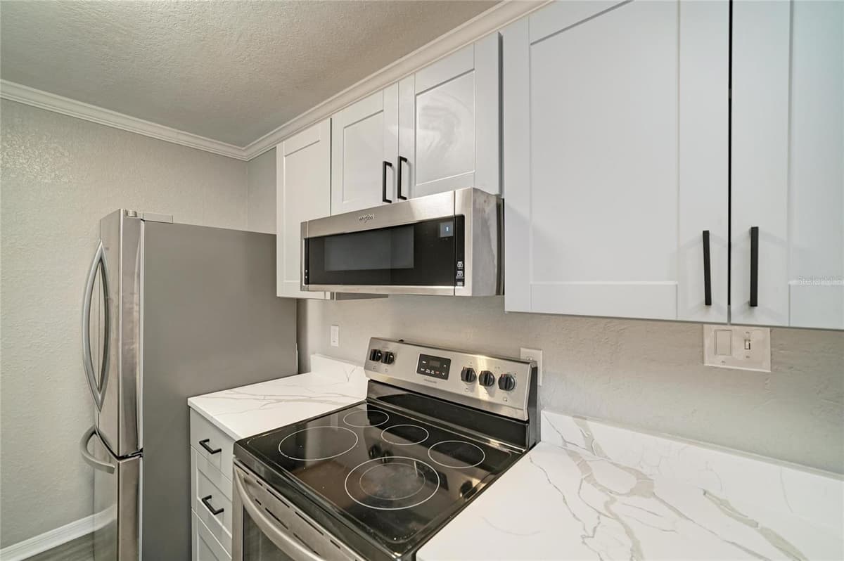 8932 MANOR LOOP — photo 19 of 49
