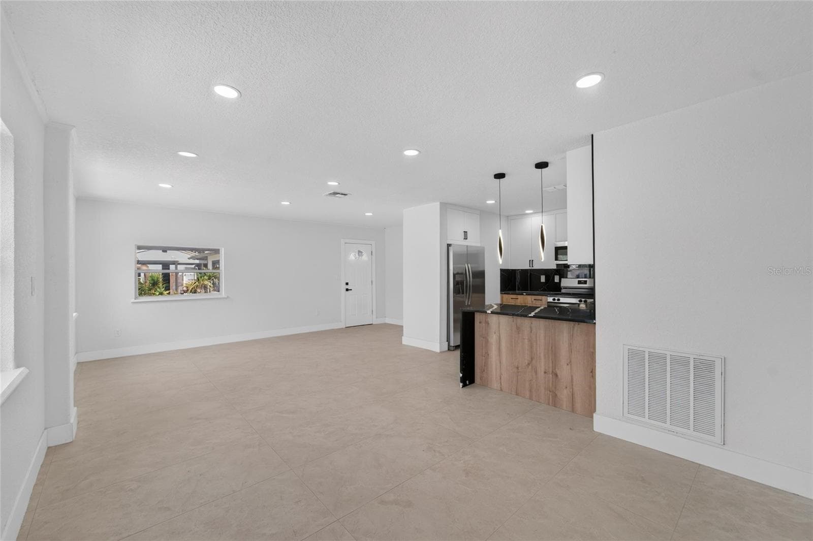 4711 LAWN AVENUE — photo 11 of 75