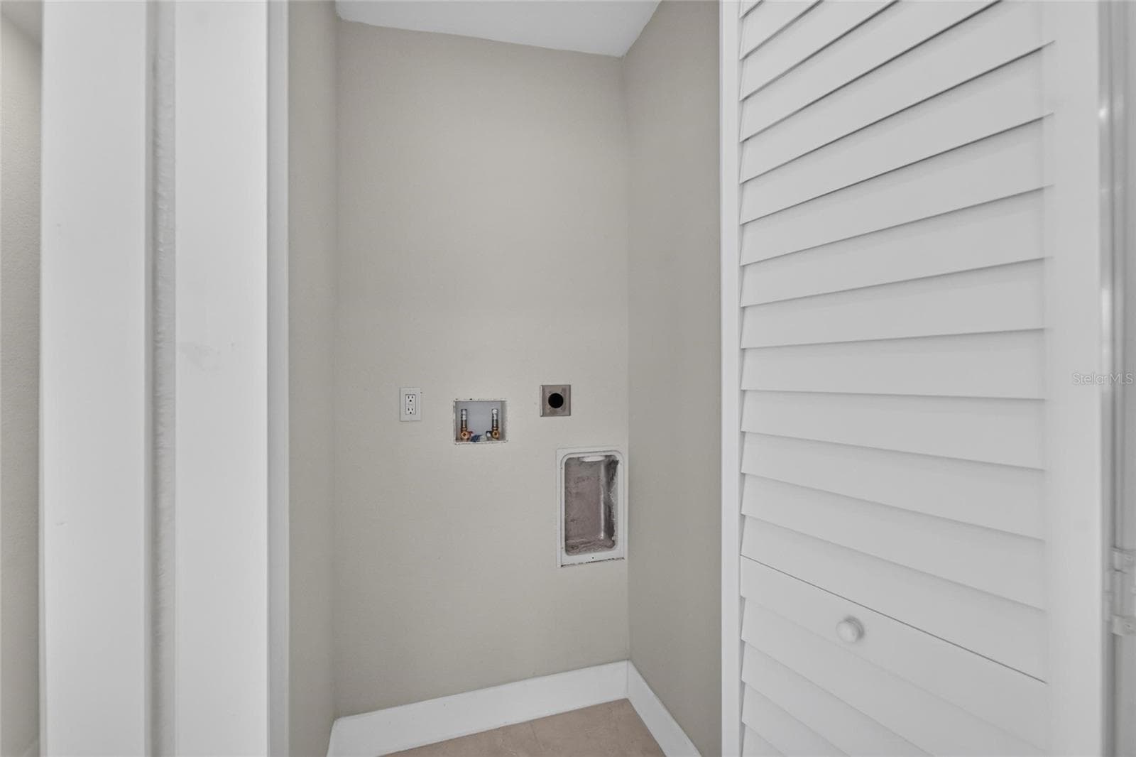 4711 LAWN AVENUE — photo 44 of 75