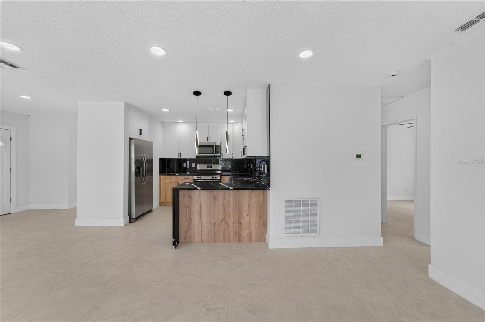 4711 LAWN AVENUE — photo 12 of 75