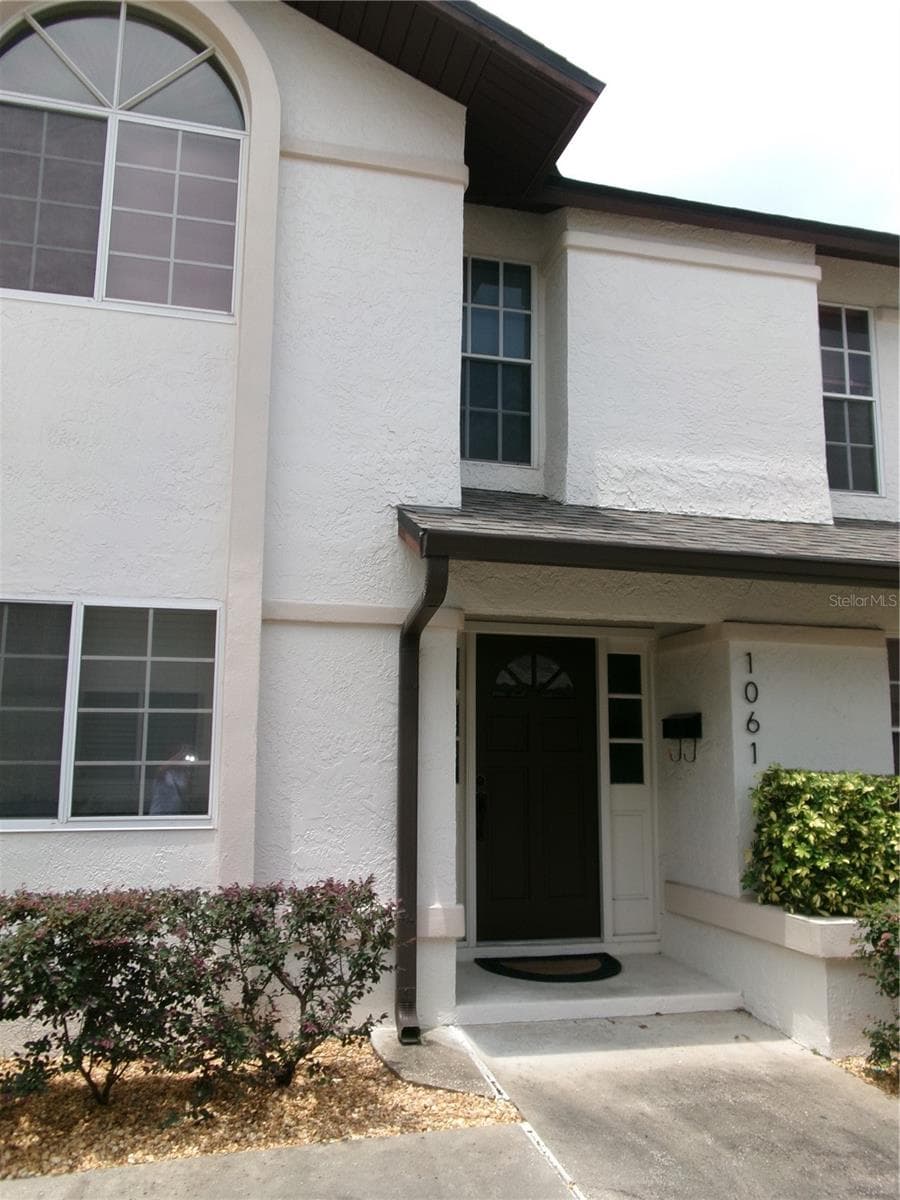 1061 ARAGON AVENUE — photo 6 of 7