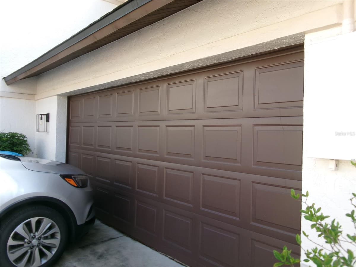 1061 ARAGON AVENUE — photo 5 of 7