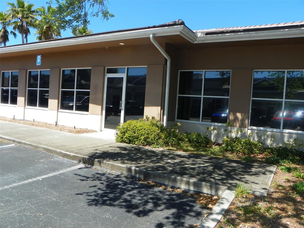 2824 MANATEE AVENUE — photo 3 of 22