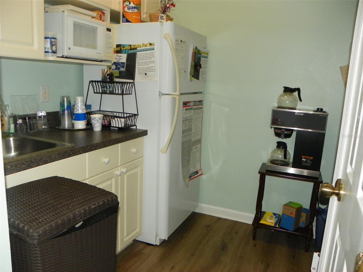 2824 MANATEE AVENUE — photo 18 of 22