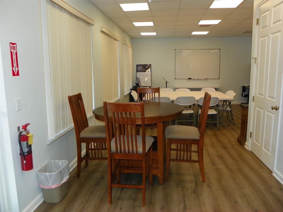 2824 MANATEE AVENUE — photo 8 of 22
