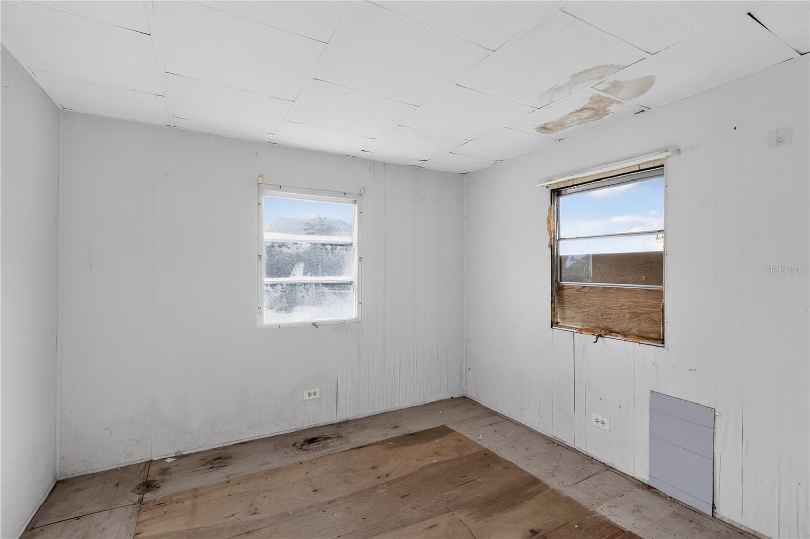6639 TOWER DRIVE — photo 6 of 33