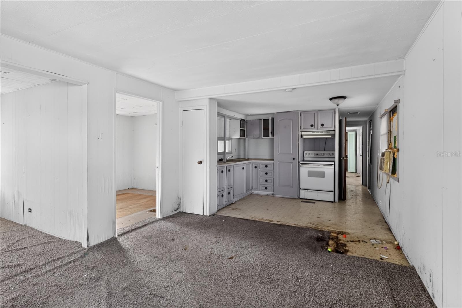 6639 TOWER DRIVE — photo 8 of 33