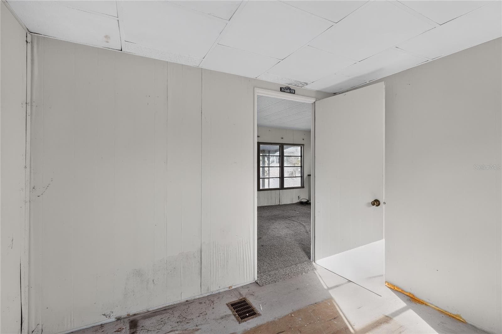 6639 TOWER DRIVE — photo 10 of 33