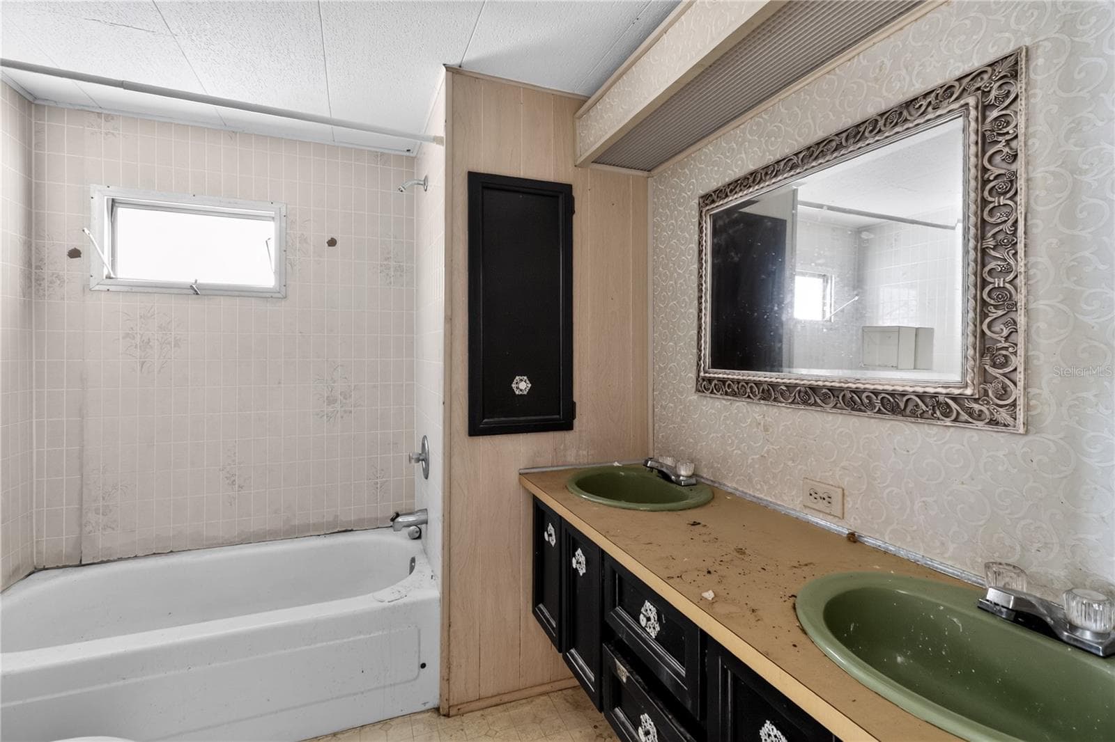 6639 TOWER DRIVE — photo 7 of 33