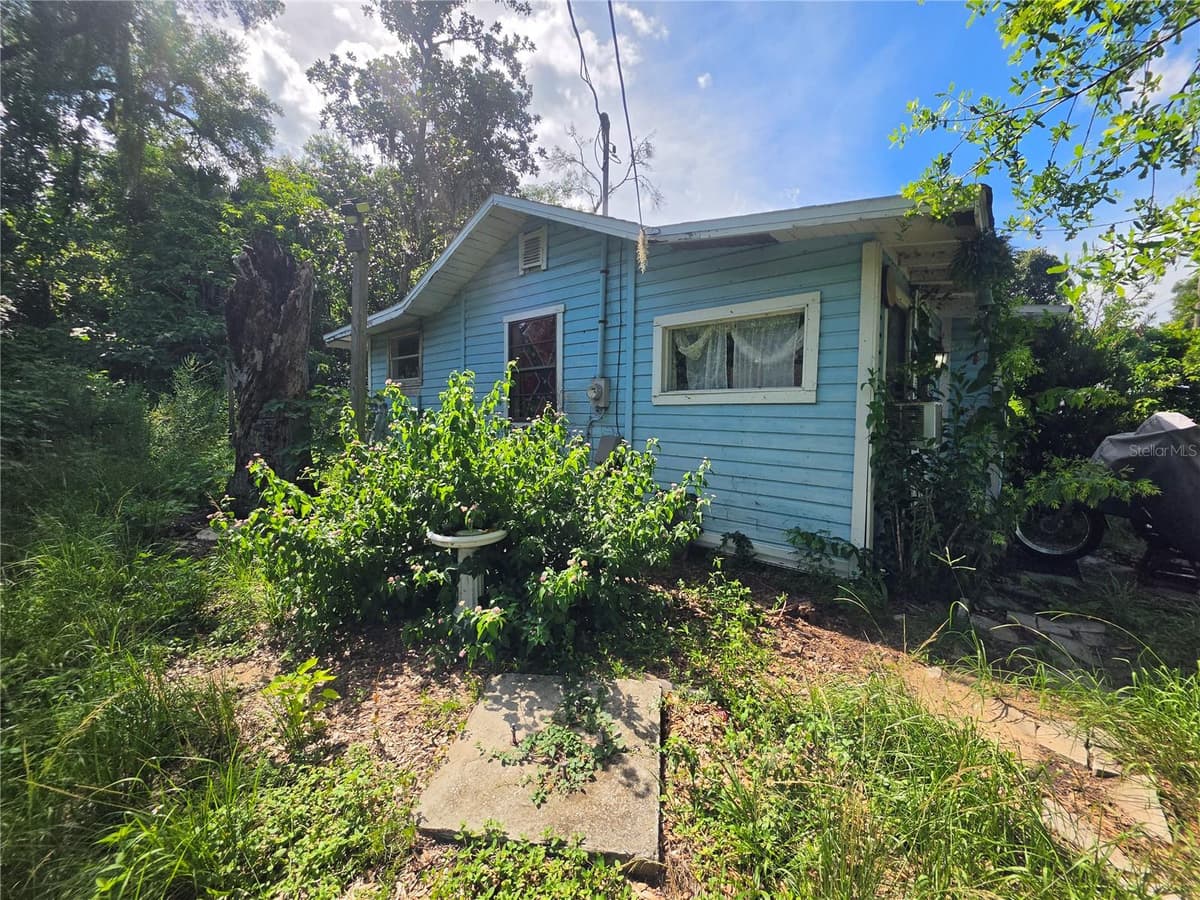 515 ELLA AVENUE — photo 10 of 38