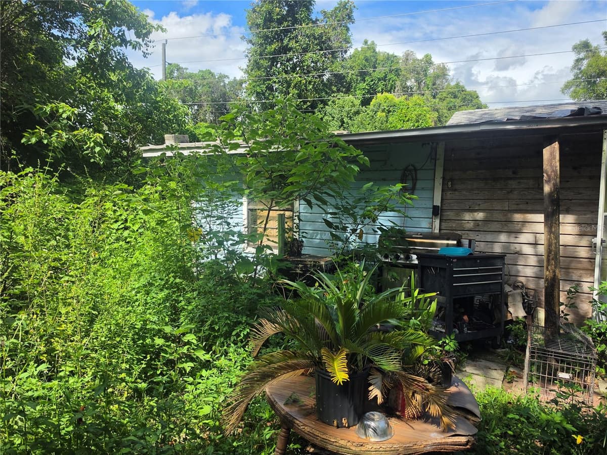 515 ELLA AVENUE — photo 14 of 38