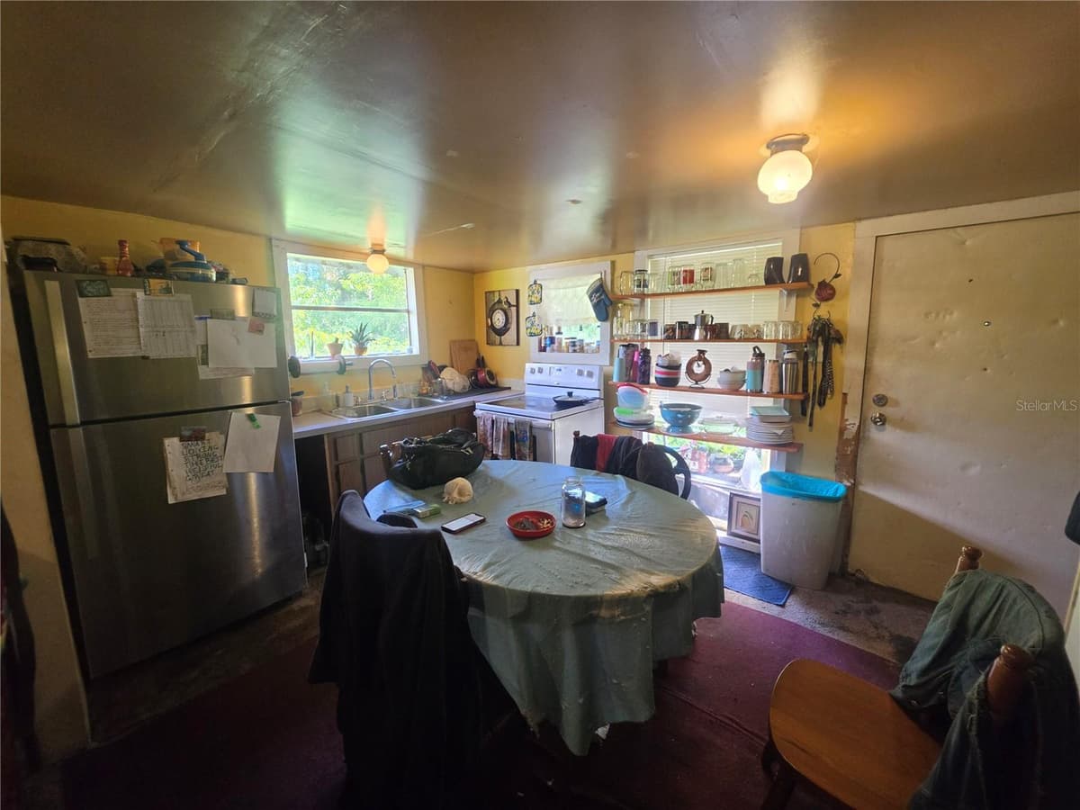 515 ELLA AVENUE — photo 17 of 38