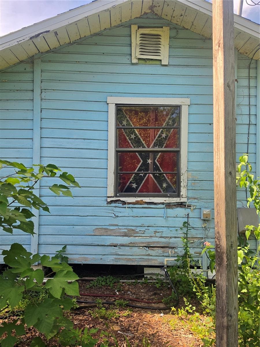 515 ELLA AVENUE — photo 11 of 38