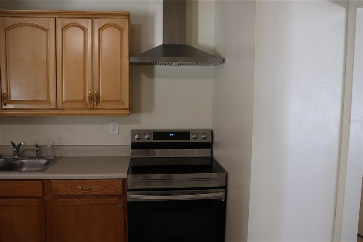 699 BAKER STREET — photo 12 of 28