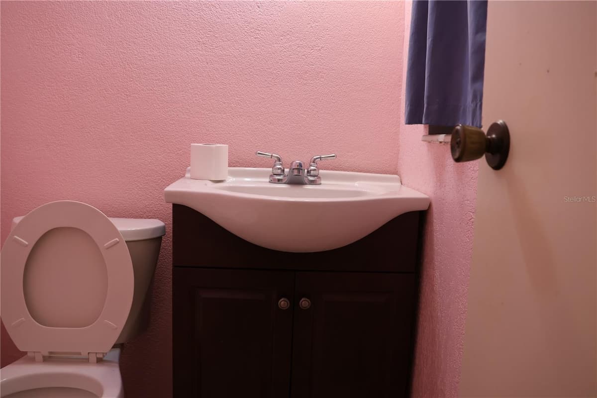 699 BAKER STREET — photo 17 of 28
