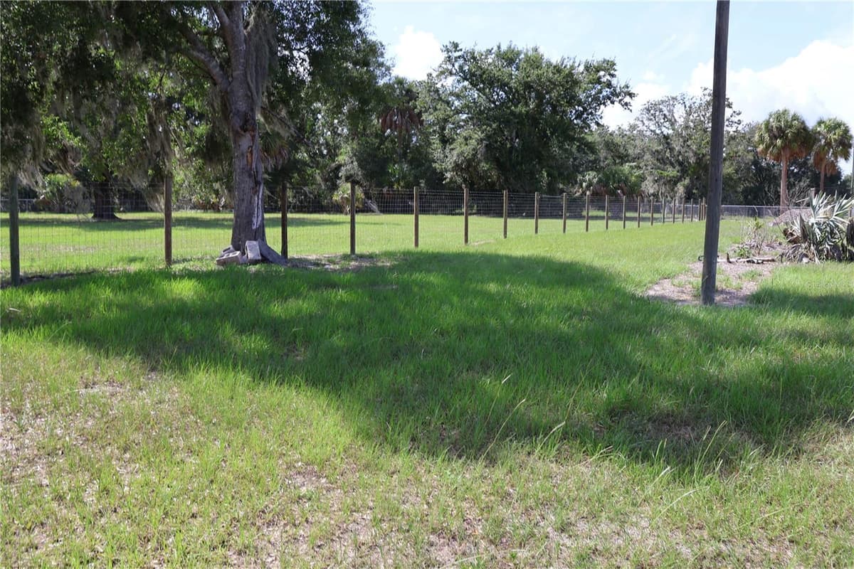 699 BAKER STREET — photo 25 of 28