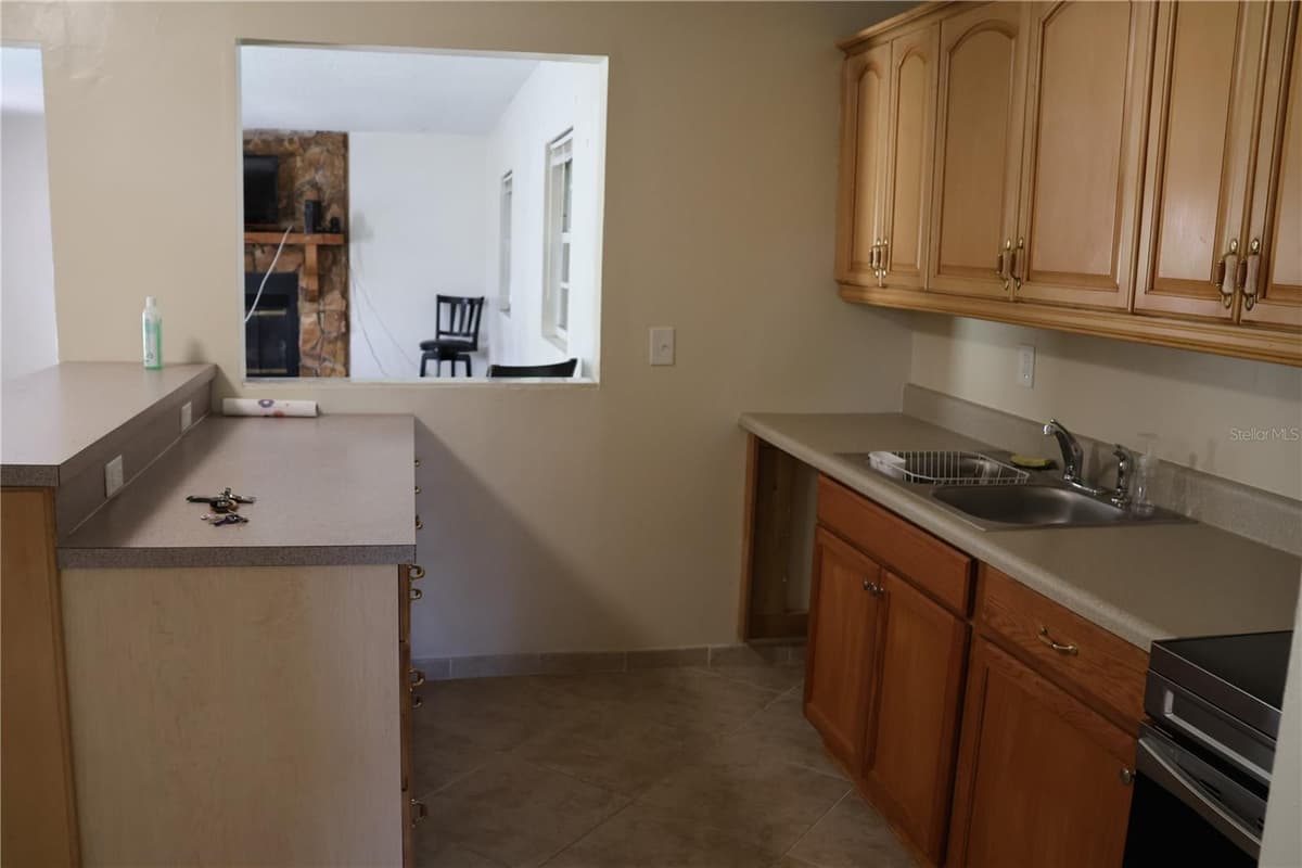 699 BAKER STREET — photo 11 of 28