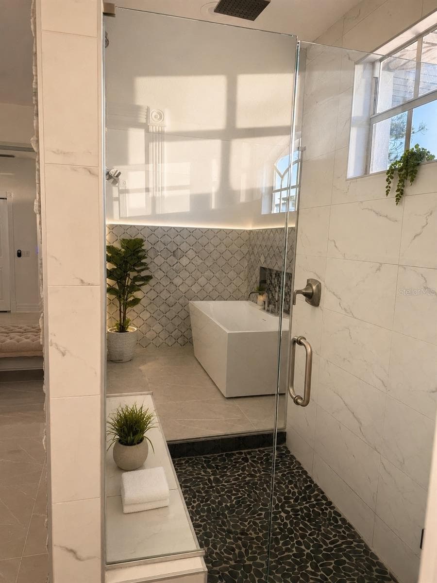 452 BATH CLUB BOULEVARD — photo 13 of 19