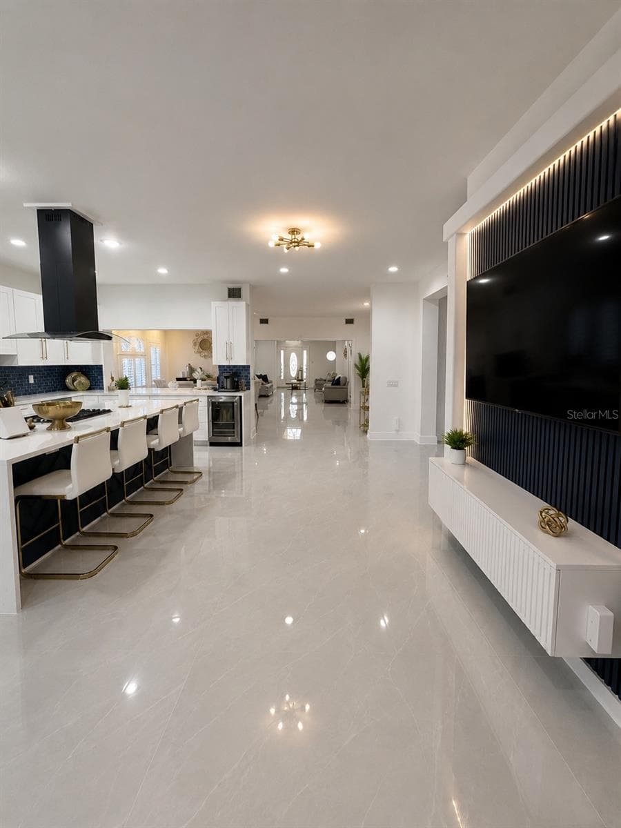 452 BATH CLUB BOULEVARD — photo 4 of 19