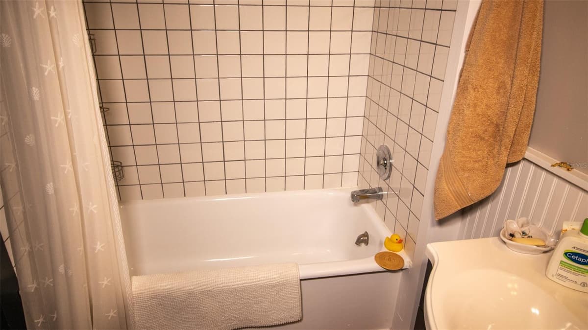 200 PARK STREET — photo 15 of 51