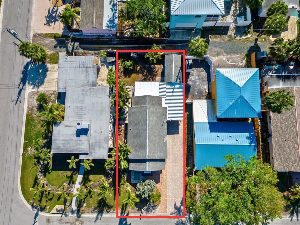 3108 DUPONT STREET — photo 3 of 16