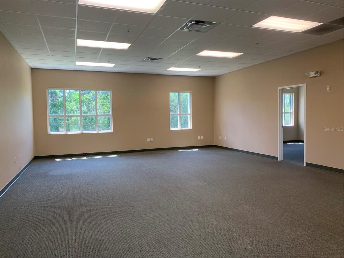 5586 BROADCAST COURT — photo 4 of 7