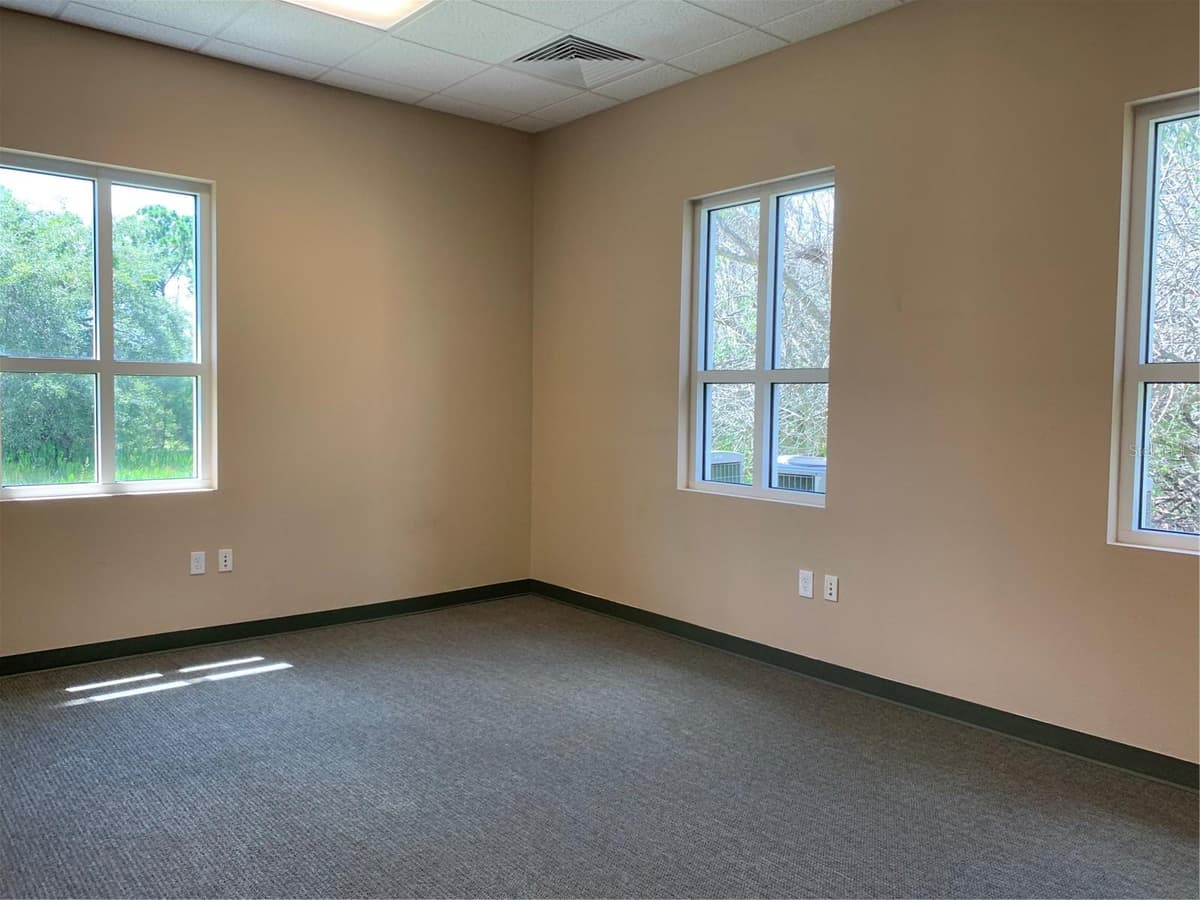 5586 BROADCAST COURT — photo 5 of 7