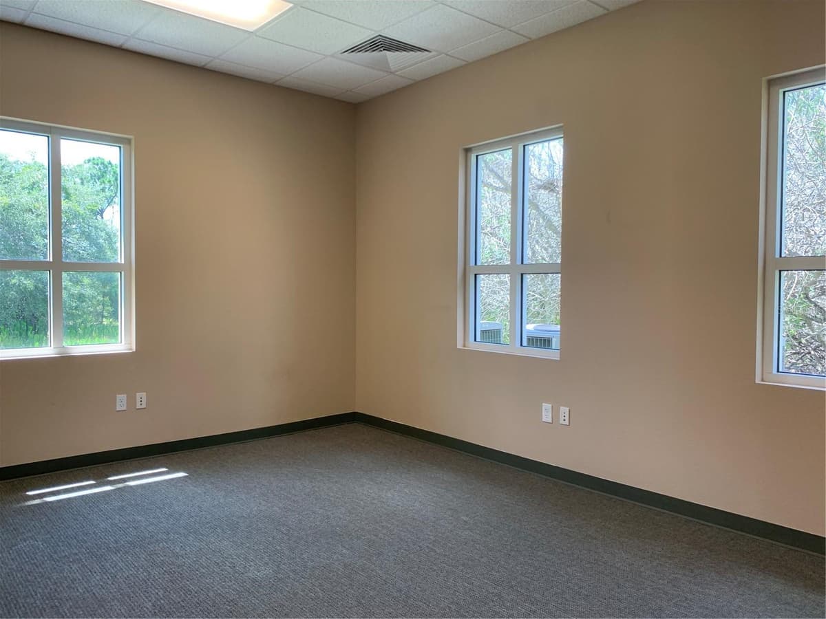 5586 BROADCAST COURT — photo 6 of 7