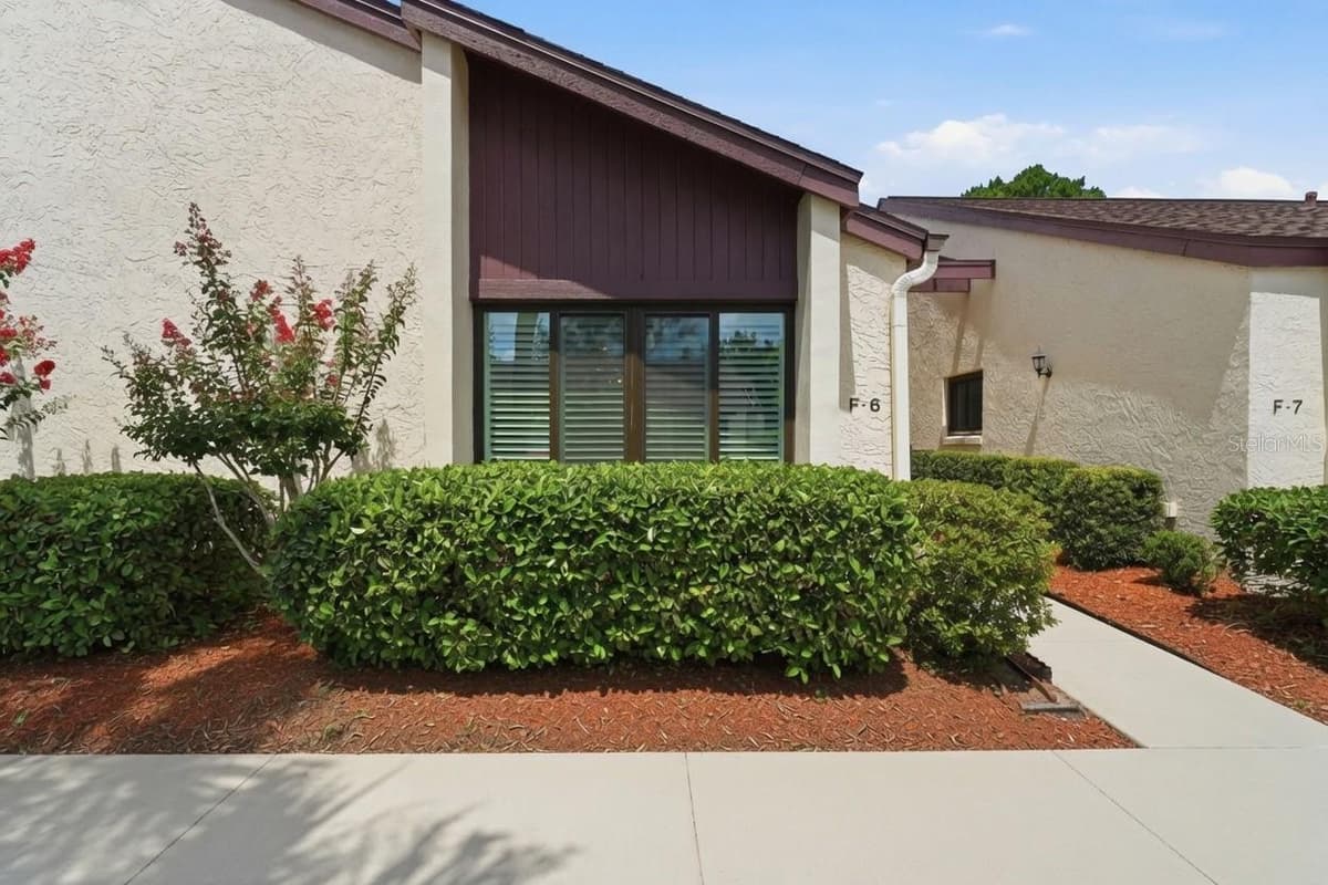 101 GRAND PLAZA DRIVE — photo 3 of 42