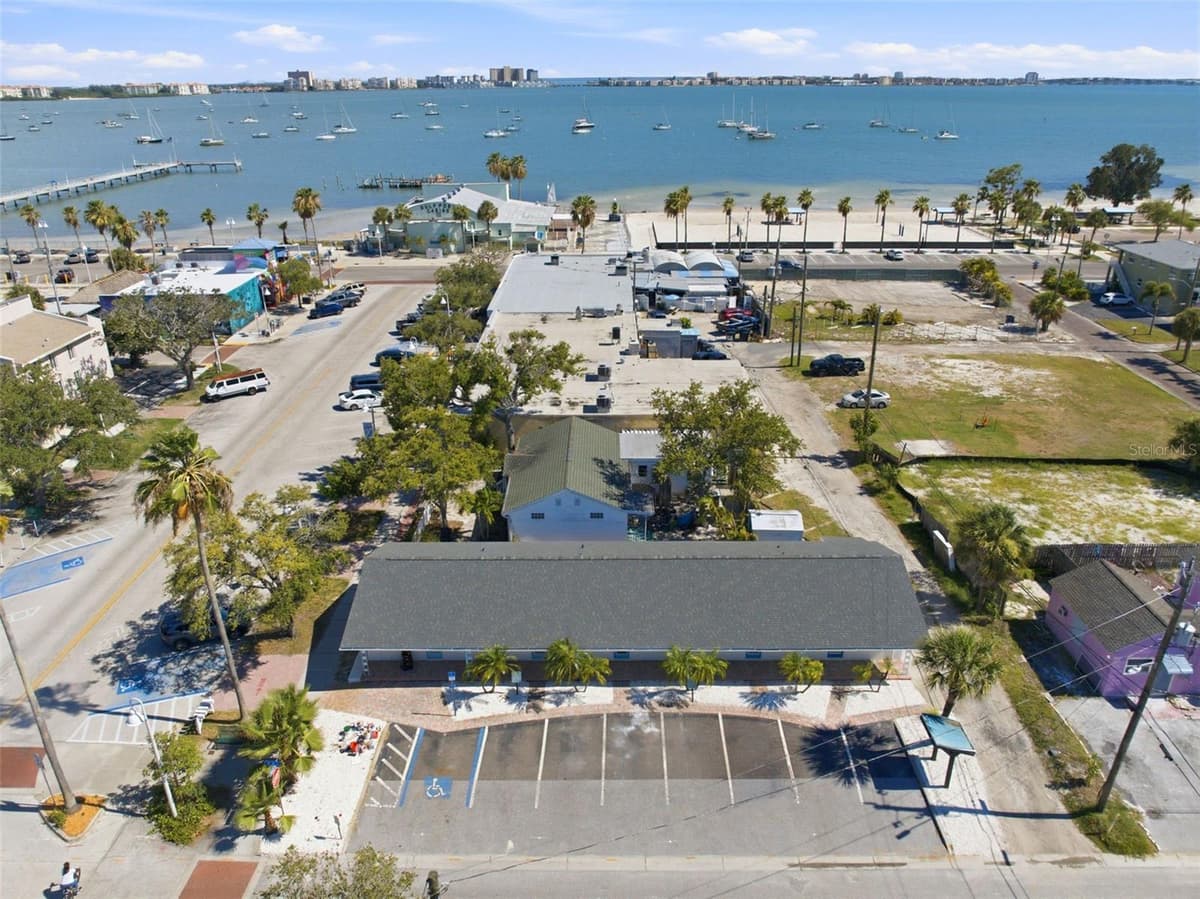 3101 BEACH BOULEVARD — photo 2 of 20
