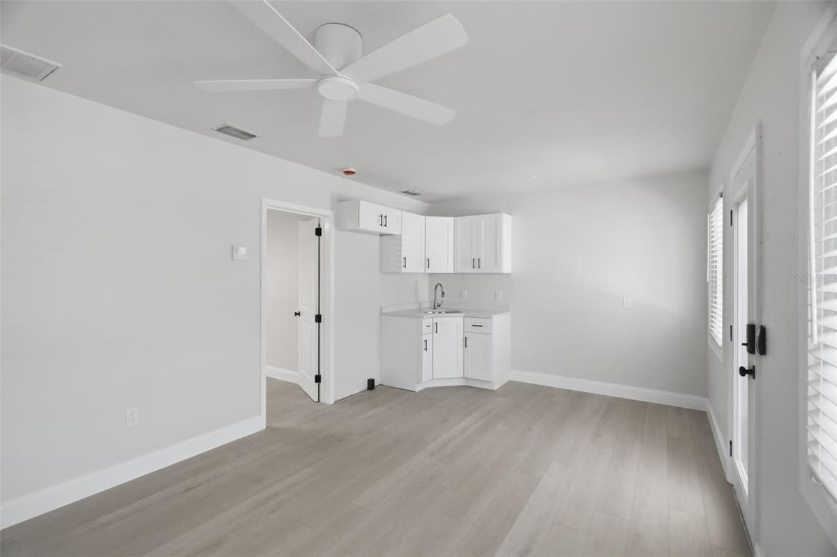 3101 BEACH BOULEVARD — photo 5 of 20