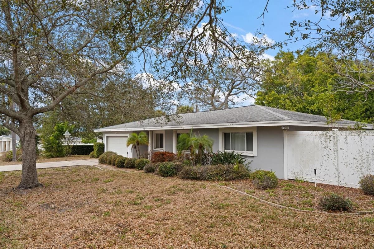 230 GARDEN CIRCLE — photo 46 of 48