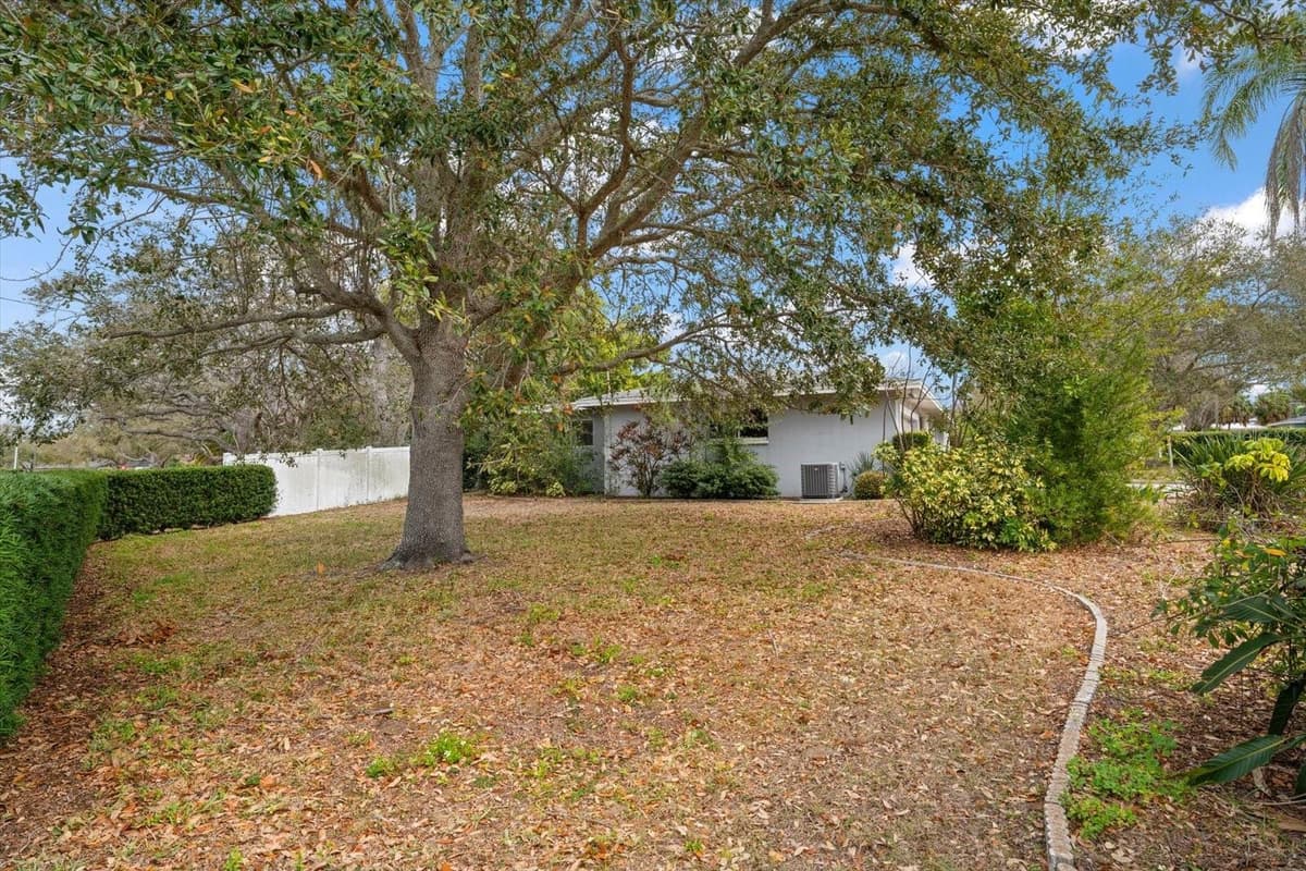 230 GARDEN CIRCLE — photo 33 of 48