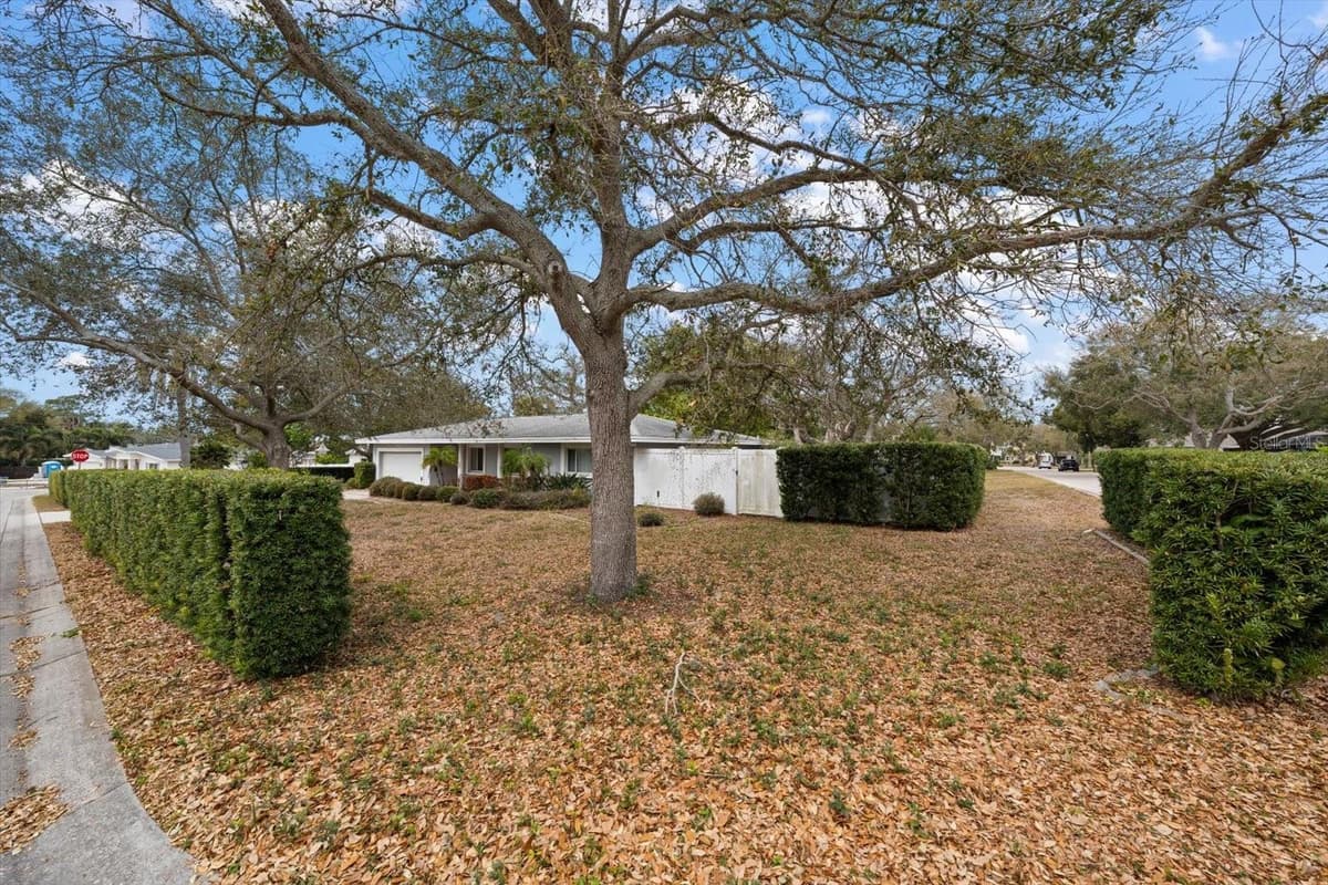 230 GARDEN CIRCLE — photo 37 of 48