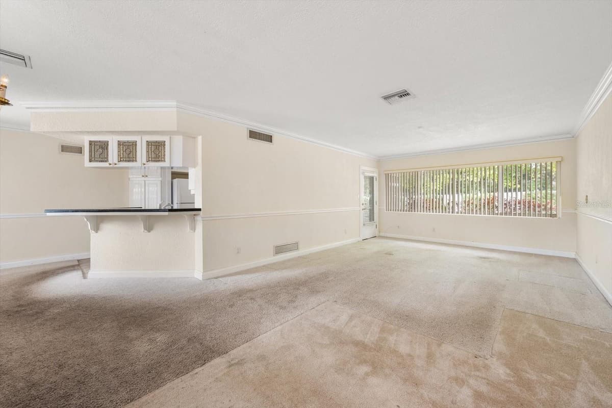 230 GARDEN CIRCLE — photo 4 of 48