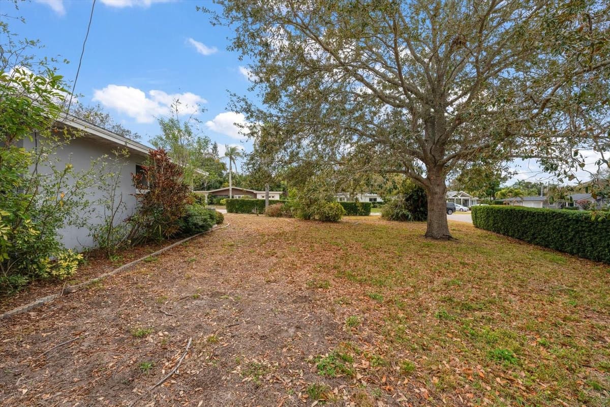 230 GARDEN CIRCLE — photo 35 of 48