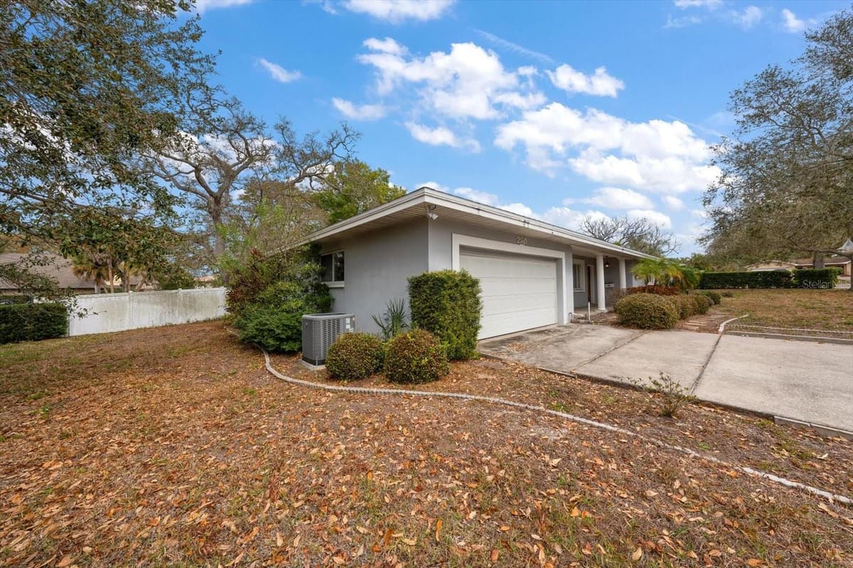 230 GARDEN CIRCLE — photo 43 of 48