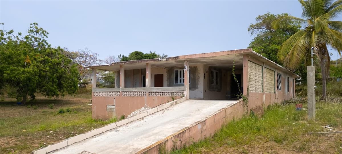 M-4 MONTE SANTO — photo 1 of 38
