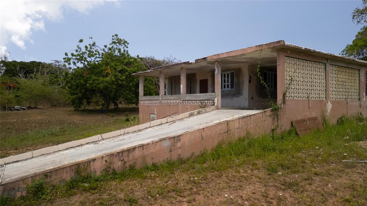M-4 MONTE SANTO — photo 9 of 38