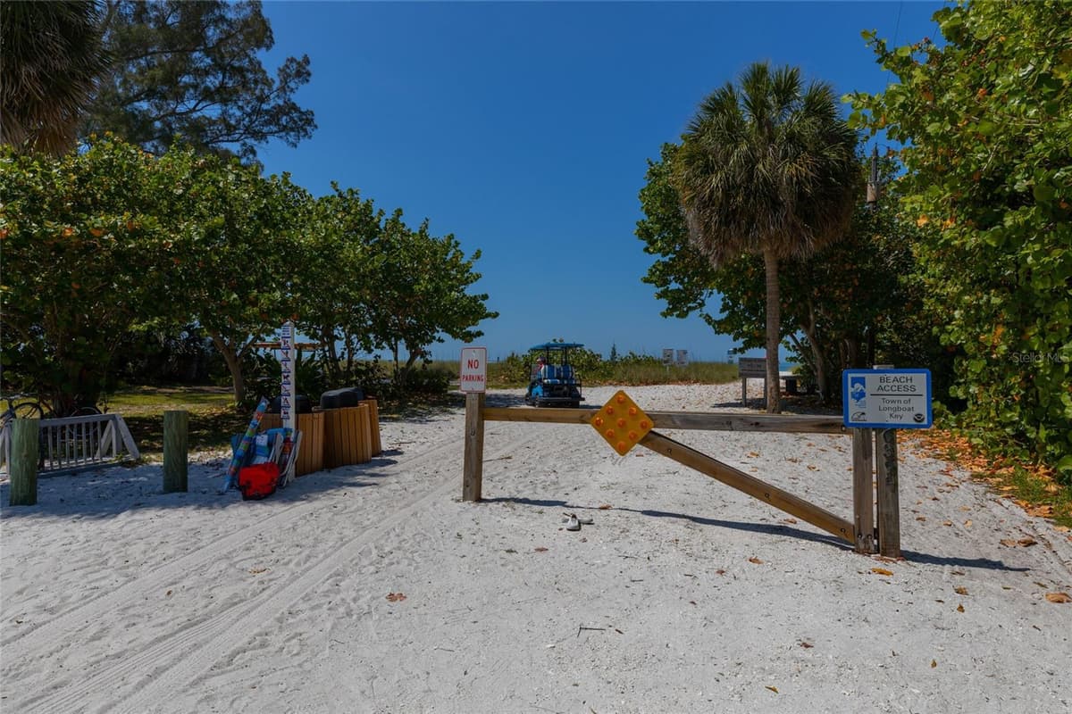 7094 LONGBOAT DRIVE — photo 13 of 24